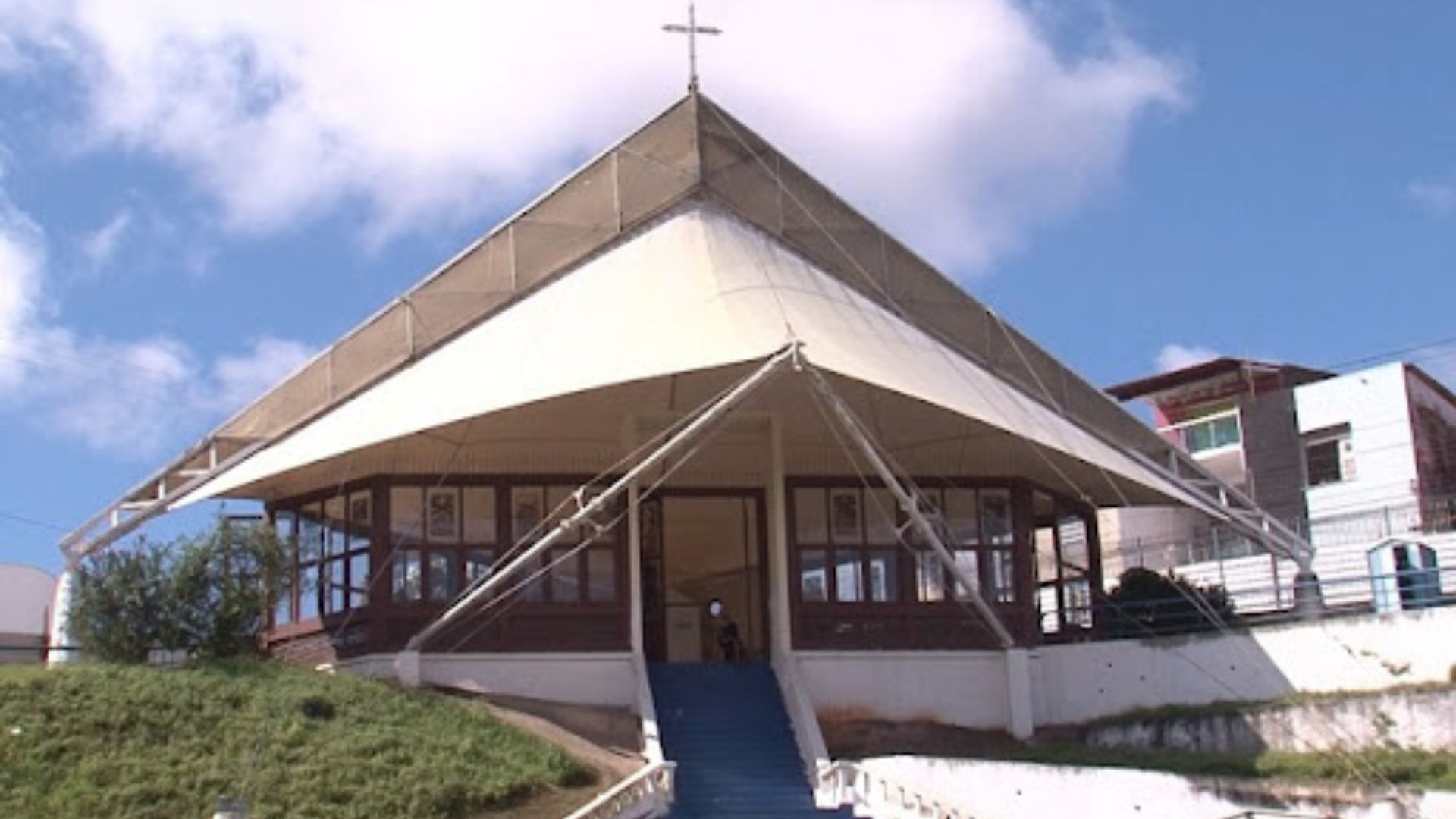 Capela de São Pedro é invadida e tem objetos furtados em São Luís