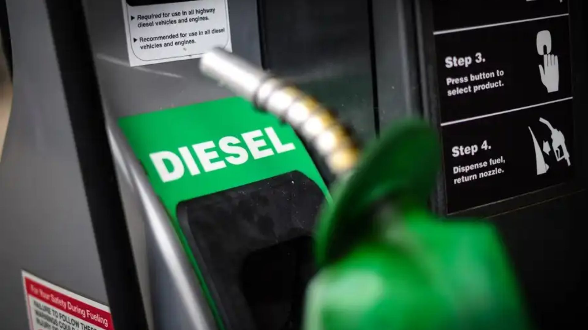 Petrobras reduz em R$ 0,35 preço do diesel para distribuidoras