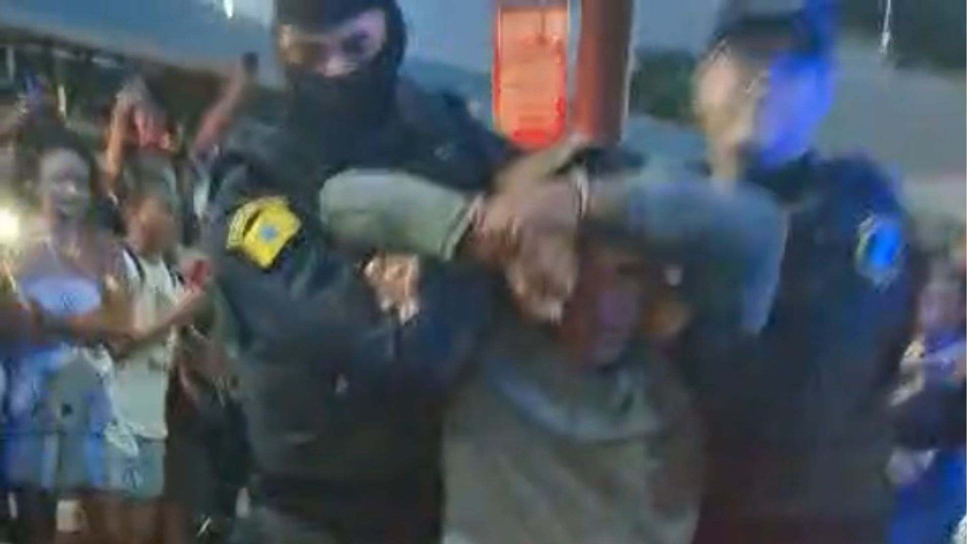 VÍDEO: Homem é preso após agredir guardas municipais em terminal de São Luís