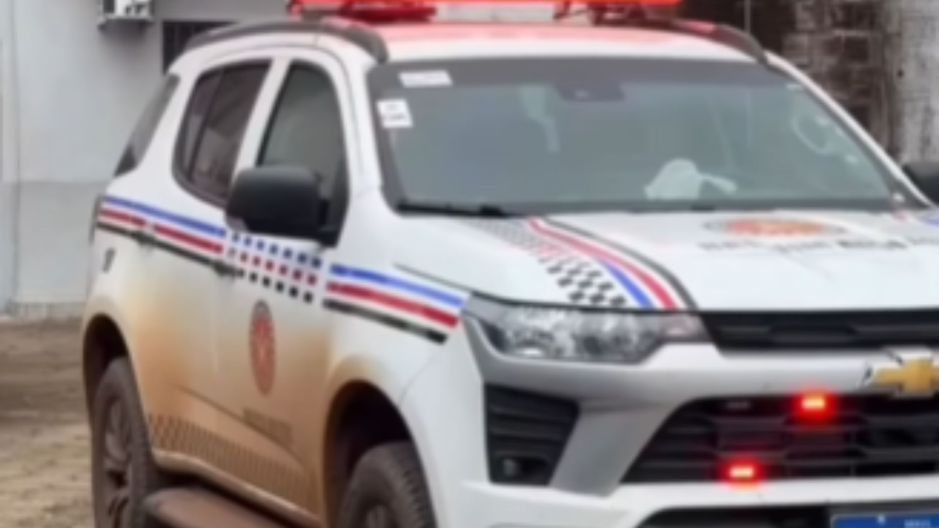Pai é preso após tentar retirar filha à força da casa da avó em Grajaú