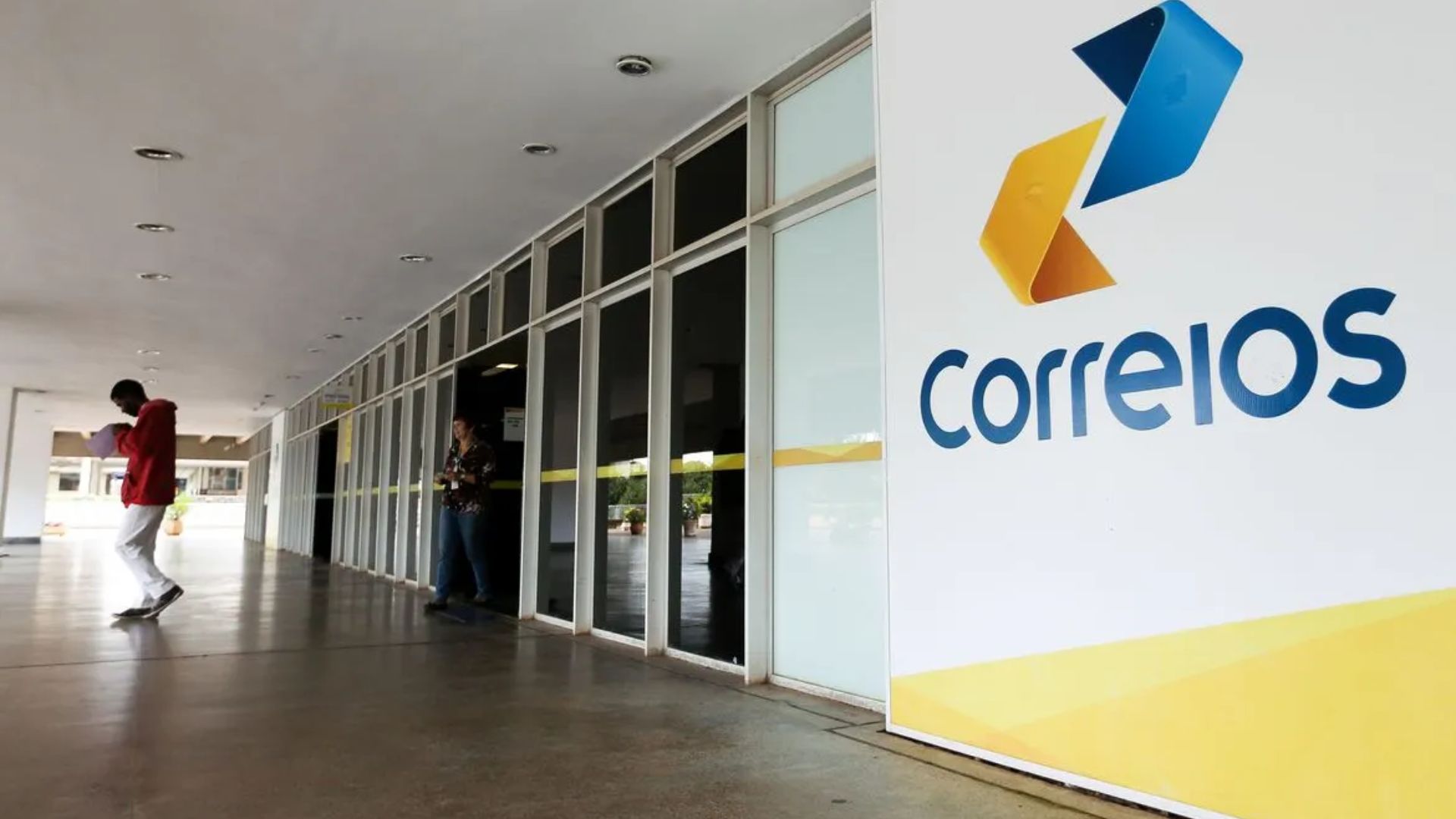 Correios passam a entregar compras do Paraguai no Brasil