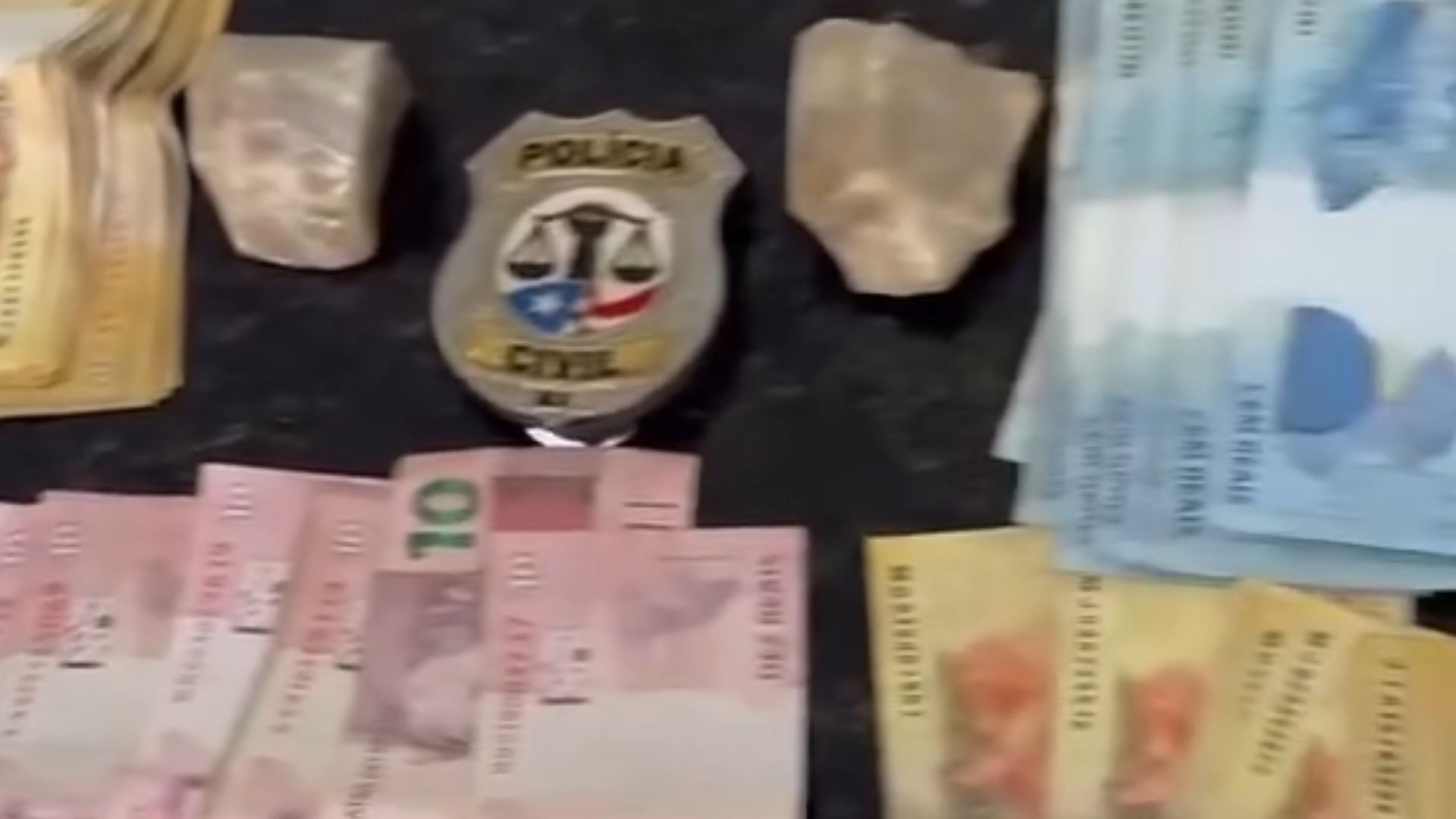 VÍDEO: Operação contra o tráfico prende quatro em Santa Luzia do Paruá
