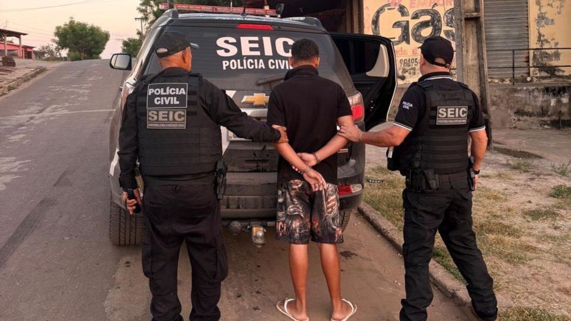 Operação contra o Comando Vermelho cumpre mandados e bloqueia R$ 17 milhões em quatro estados