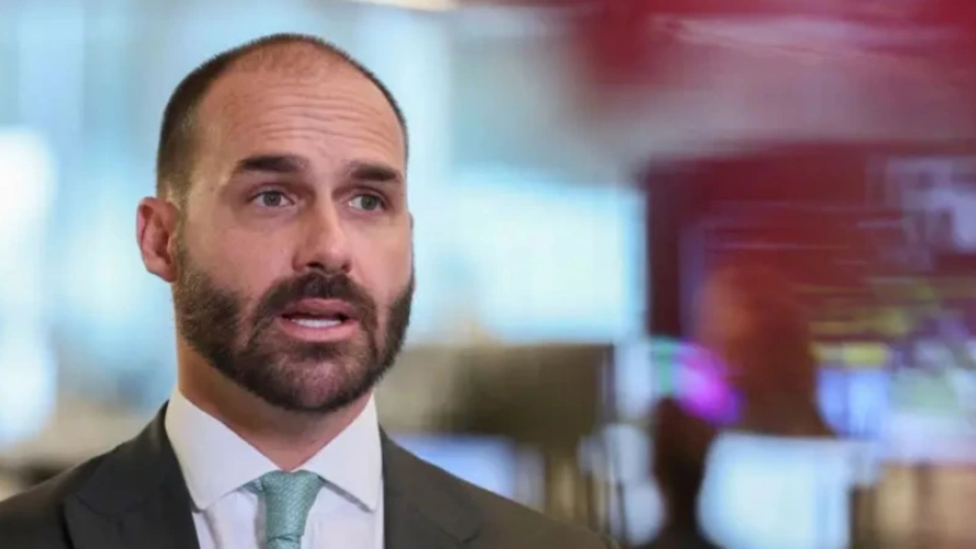 Eduardo Bolsonaro é demitido da PF por abandono de cargo