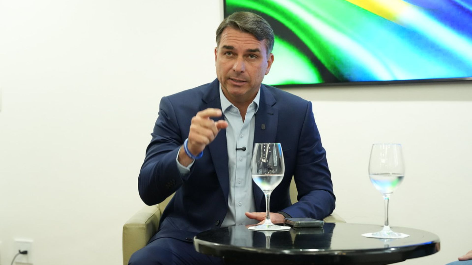 Flávio Bolsonaro faz motocarreata em São Luís nesta terça (22)
