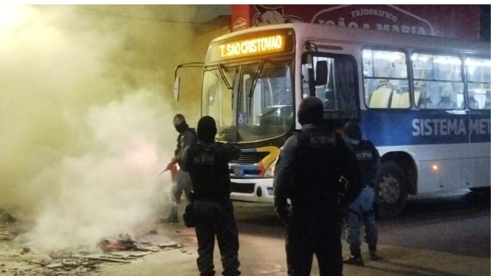 Protesto após prisão danifica ônibus em São José de Ribamar