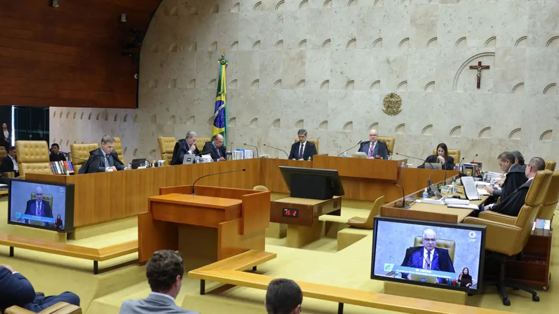 STF retoma sessões após crise envolvendo Moraes e Mendonça