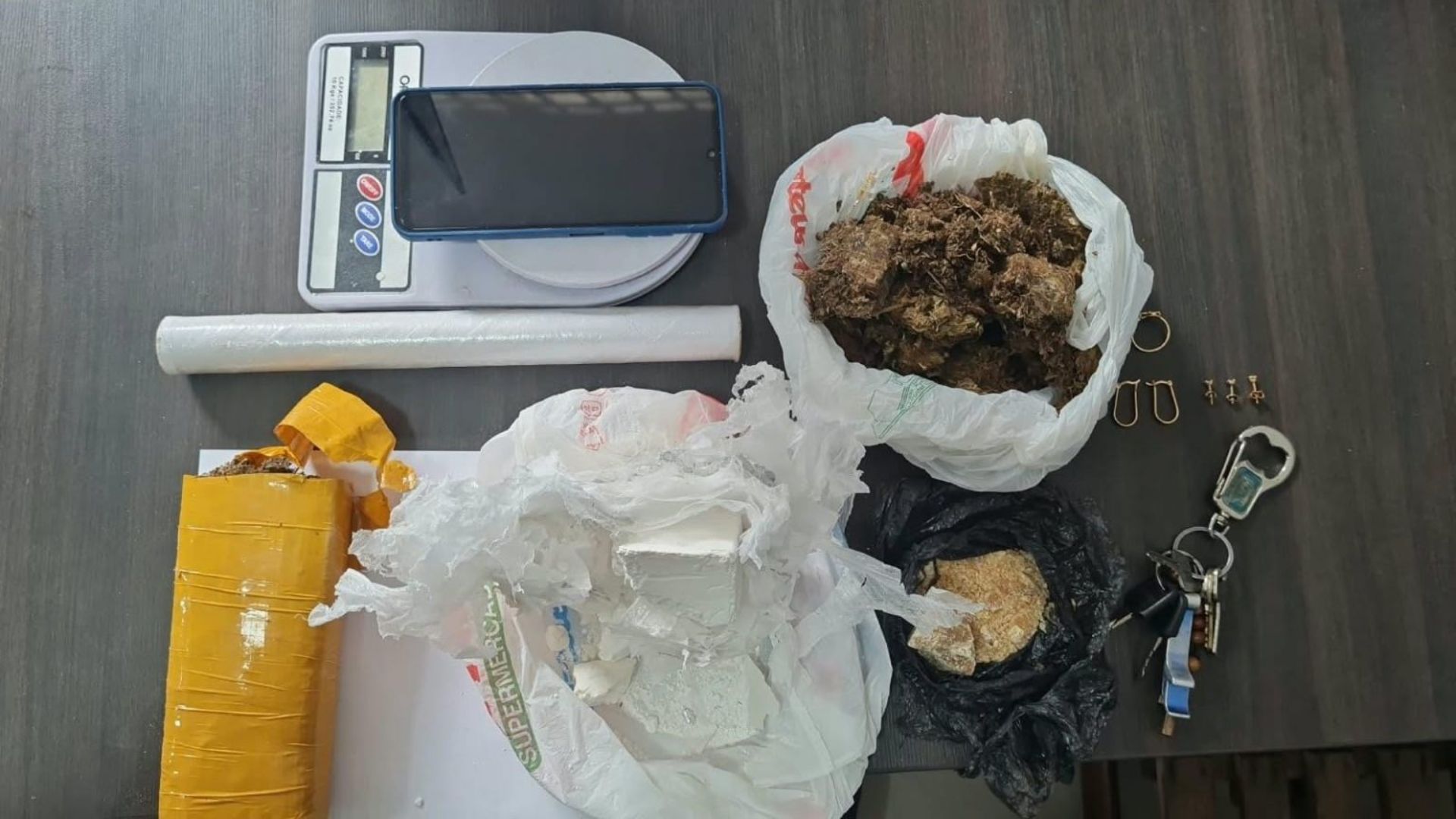 Mulher é presa suspeita de tráfico de drogas em Urbano Santos