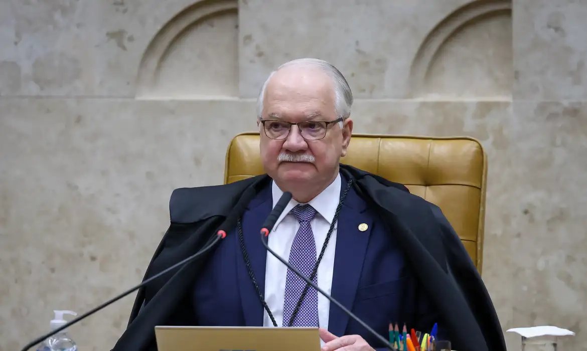 Fachin barra pedido de Flávio Bolsonaro contra Dino