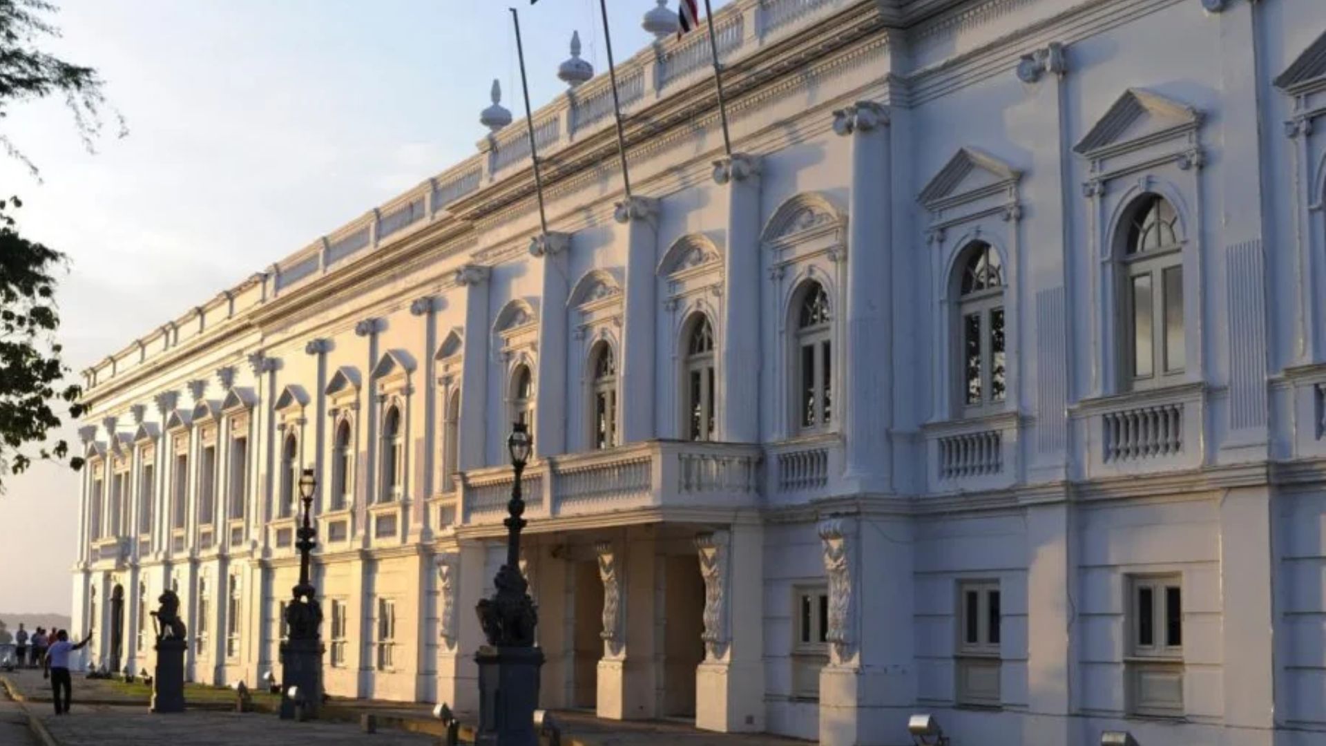Maranhão transfere ponto facultativo do Dia do Servidor para sexta-feira (30)