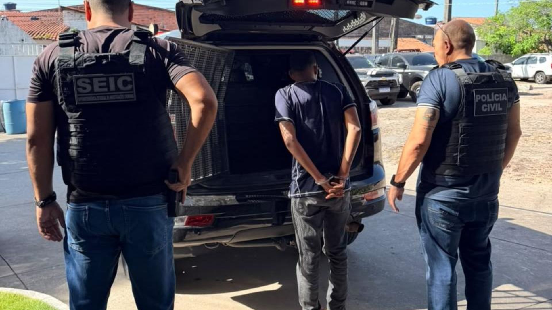 Homem é preso após divulgar armas e ameaçar rivais nas redes sociais